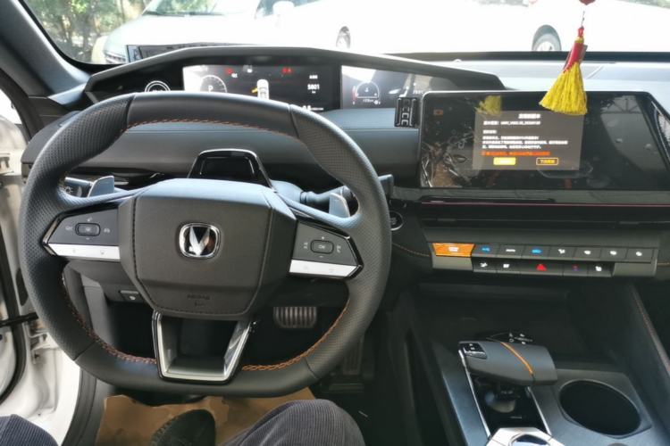 Used CHANGAN UNI-V 2024 1.5T Prestige Sport Edition Center Console