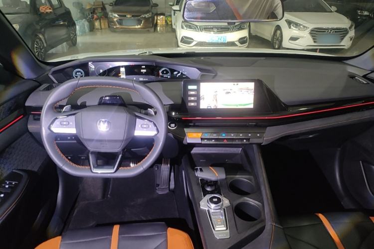 Used CHANGAN UNI-V 2024 1.5T Prestige Sport Edition Center Console
