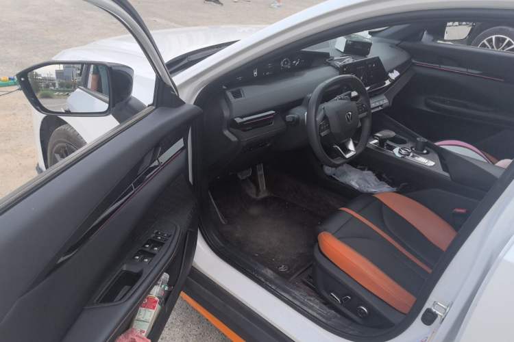 Used CHANGAN UNI-V 2024 1.5T Luxury Edition Driver Seat