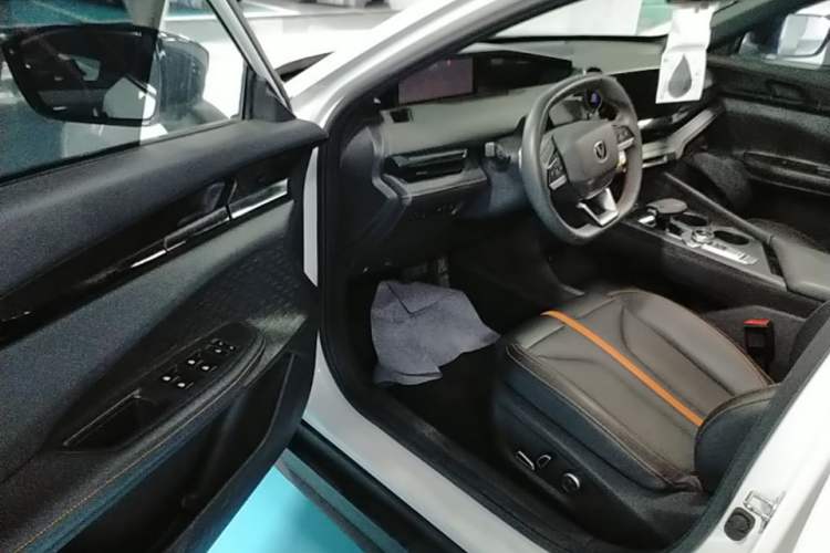 Used CHANGAN UNI-V 2024 1.5T Prestige Edition Driver Seat