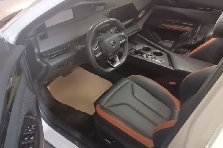 Used CHANGAN UNI-V 2024 1.5T High-Energy Version Driver Seat