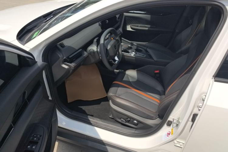Used CHANGAN UNI-V 2024 1.5T Prestige Edition Driver Seat