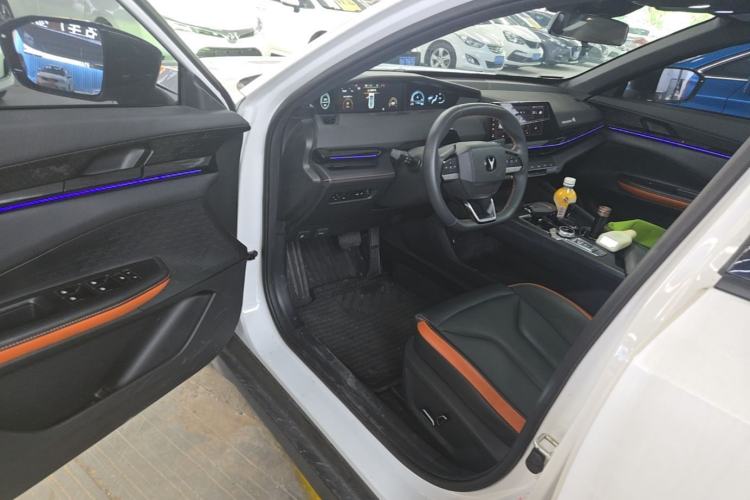 Used CHANGAN UNI-V 2024 1.5T High-Energy Version Driver Seat