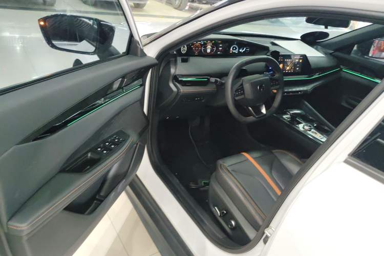 Used CHANGAN UNI-V 2024 1.5T Prestige Edition Driver Seat