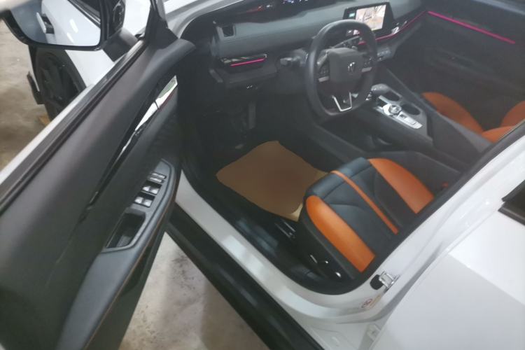 Used CHANGAN UNI-V 2024 1.5T Prestige Sport Edition Driver Seat