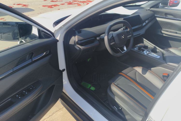 Used CHANGAN UNI-V 2024 1.5T Luxury Edition Driver Seat