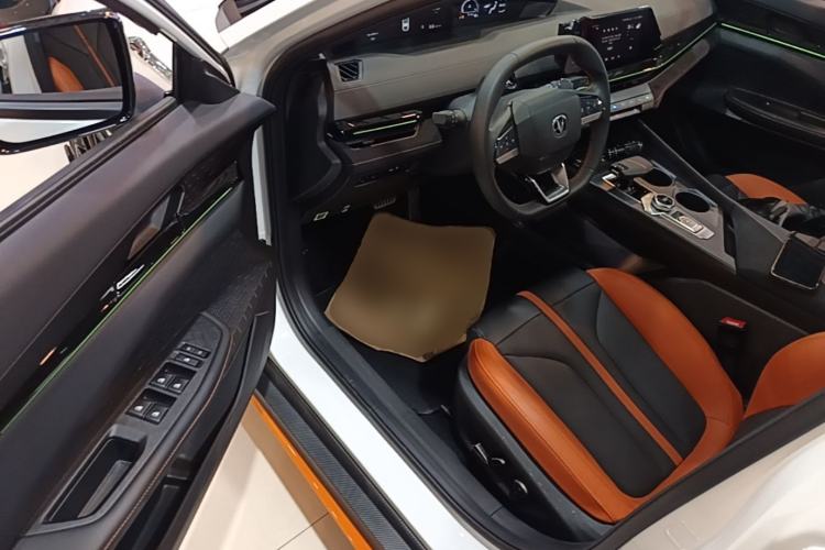Used CHANGAN UNI-V 2024 1.5T Prestige Sport Edition Driver Seat