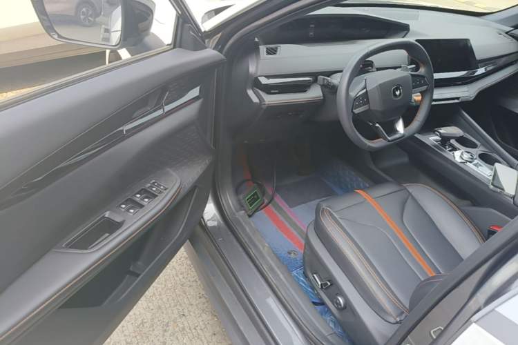Used CHANGAN UNI-V 2024 1.5T Prestige Edition Driver Seat