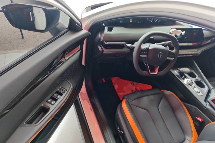 Used CHANGAN UNI-V 2024 1.5T High-Energy Version Driver Seat