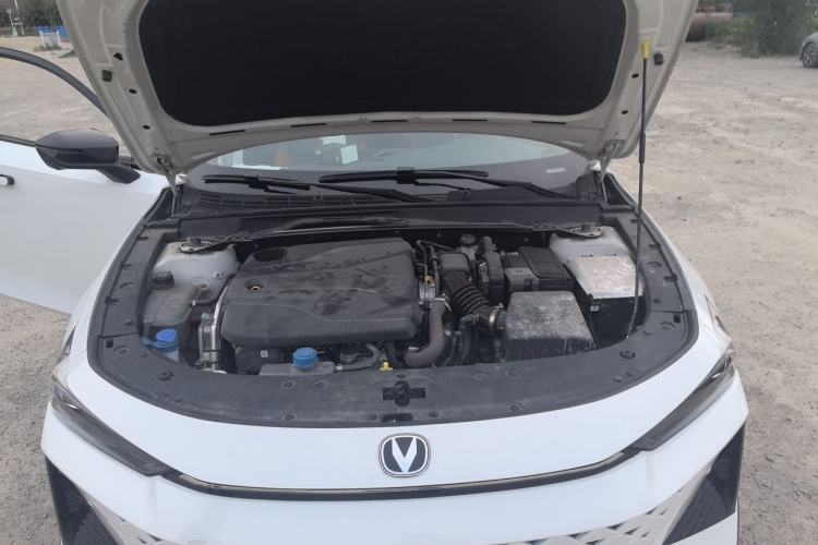 Used CHANGAN UNI-V 2024 1.5T Luxury Edition Engine Bay