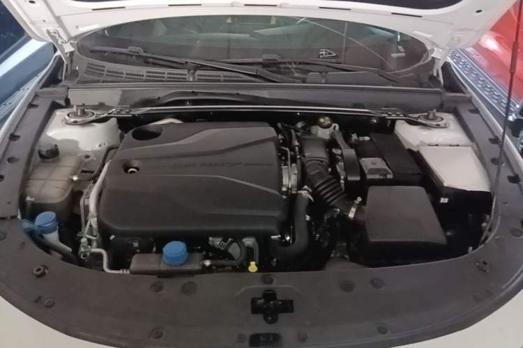 Used CHANGAN UNI-V 2024 1.5T High-Energy Version Engine Bay