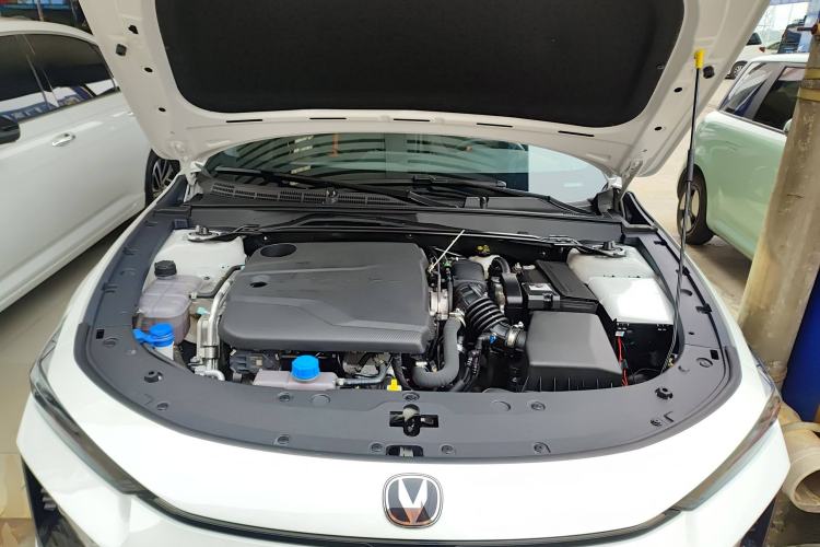 Used CHANGAN UNI-V 2024 1.5T Prestige Edition Engine Bay