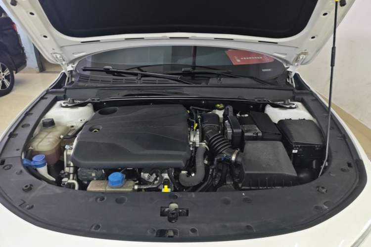 Used CHANGAN UNI-V 2024 1.5T Prestige Sport Edition Engine Bay