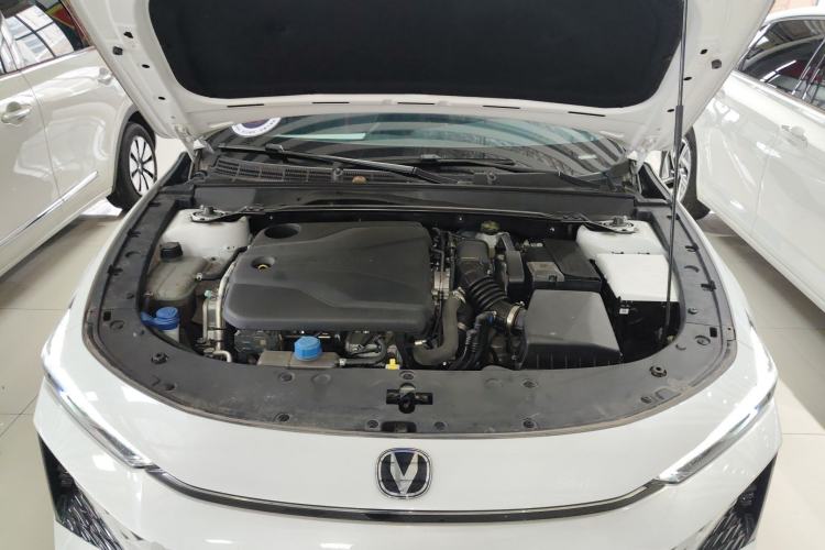 Used CHANGAN UNI-V 2024 1.5T Prestige Edition Engine Bay