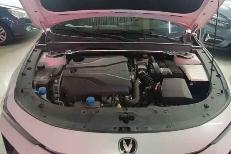 Used CHANGAN UNI-V 2024 1.5T Prestige Edition Engine Bay