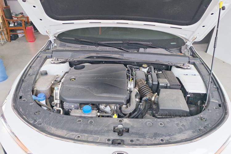 Used CHANGAN UNI-V 2024 1.5T Prestige Edition Engine Bay