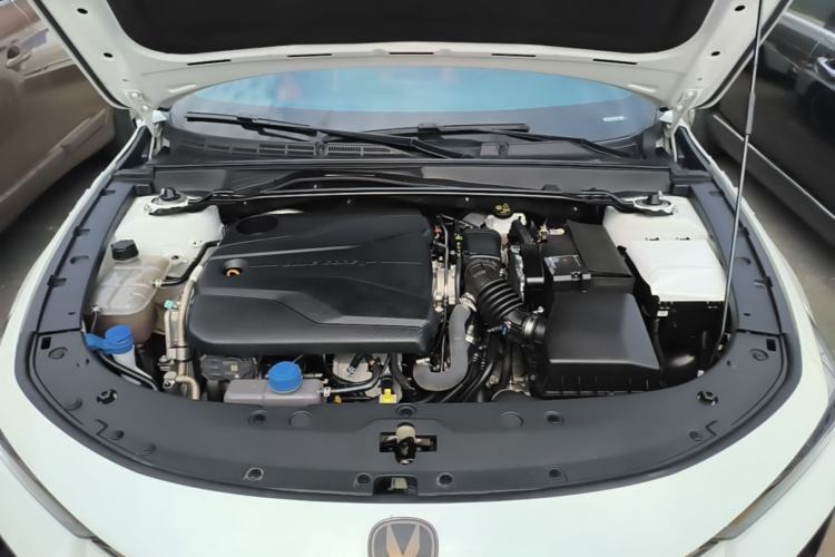 Used CHANGAN UNI-V 2024 1.5T Prestige Sport Edition Engine Bay