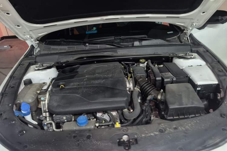 Used CHANGAN UNI-V 2024 1.5T Prestige Sport Edition Engine Bay