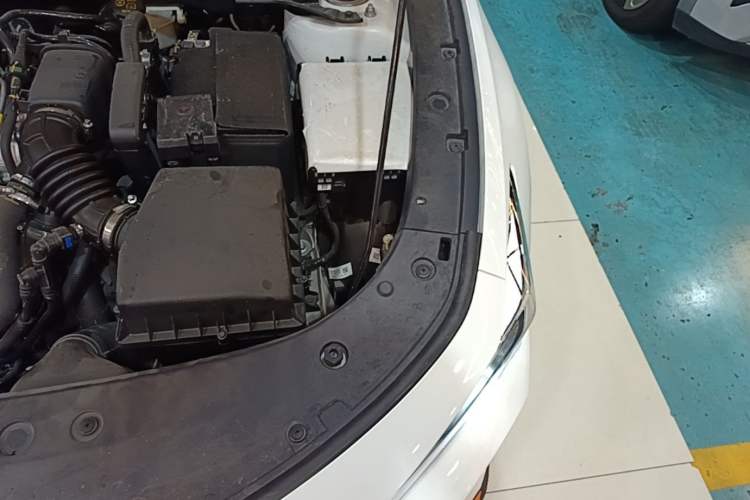 Used CHANGAN UNI-V 2024 1.5T Prestige Sport Edition Engine Bay Left