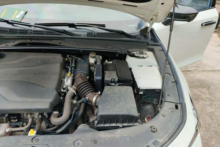 Used CHANGAN UNI-V 2024 1.5T Prestige Sport Edition Engine Bay Left