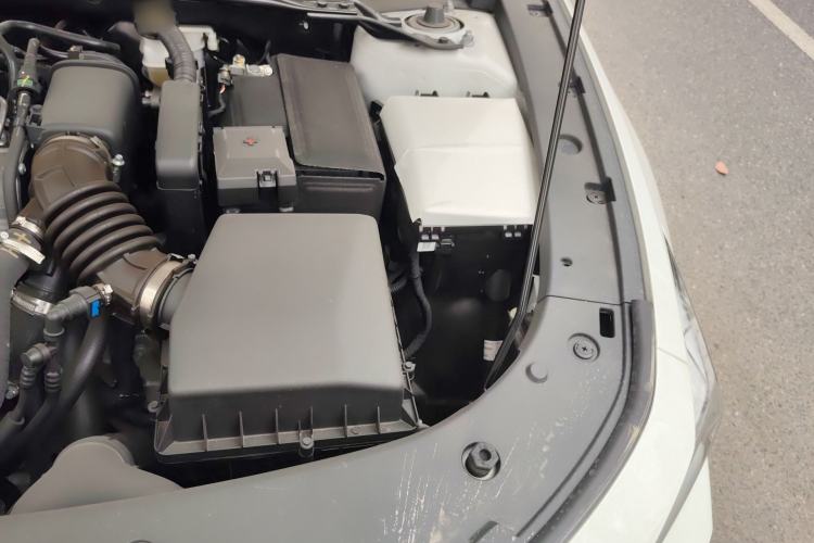 Used CHANGAN UNI-V 2024 1.5T Prestige Edition Engine Bay Left