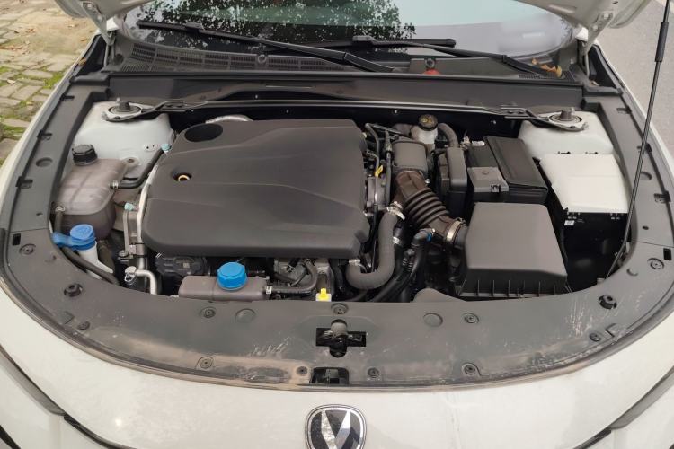 Used CHANGAN UNI-V 2024 1.5T Prestige Edition Engine Bay