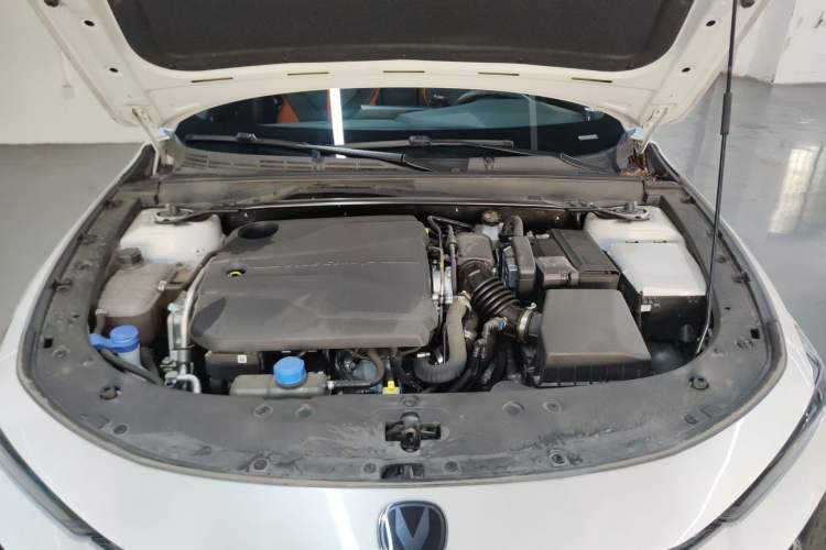 Used CHANGAN UNI-V 2024 1.5T Prestige Sport Edition Engine Bay