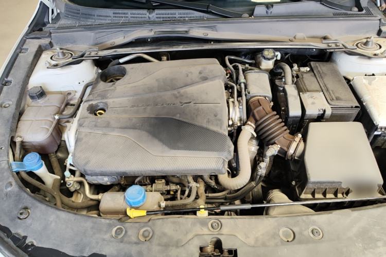 Used CHANGAN UNI-V 2024 1.5T High-Energy Version Engine Bay