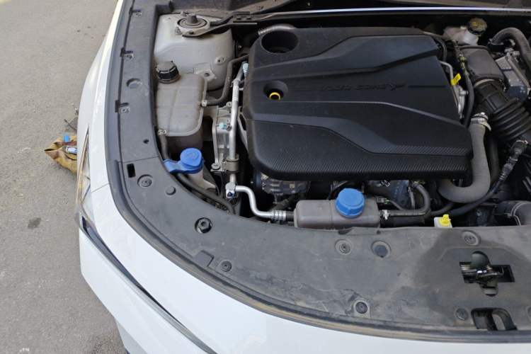 Used CHANGAN UNI-V 2024 1.5T Prestige Edition Engine Bay Right