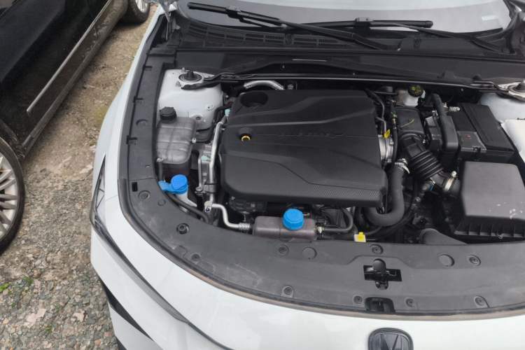 Used CHANGAN UNI-V 2024 1.5T Prestige Edition Engine Bay Right