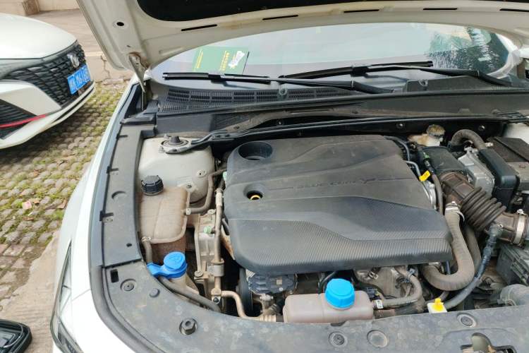 Used CHANGAN UNI-V 2024 1.5T Prestige Sport Edition Engine Bay Right