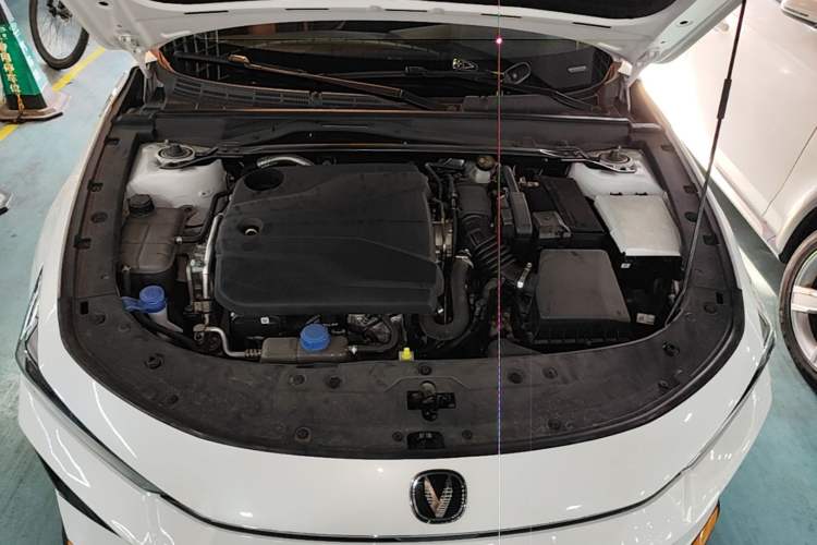Used CHANGAN UNI-V 2024 1.5T Prestige Edition Engine Bay