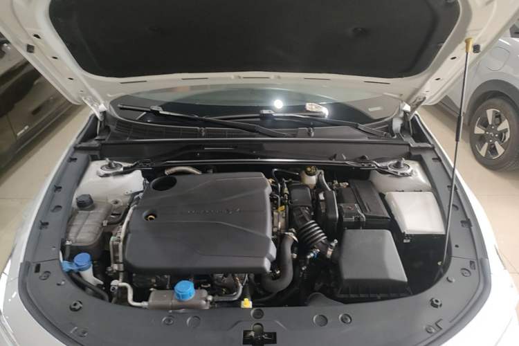 Used CHANGAN UNI-V 2024 1.5T Prestige Sport Edition Engine Bay