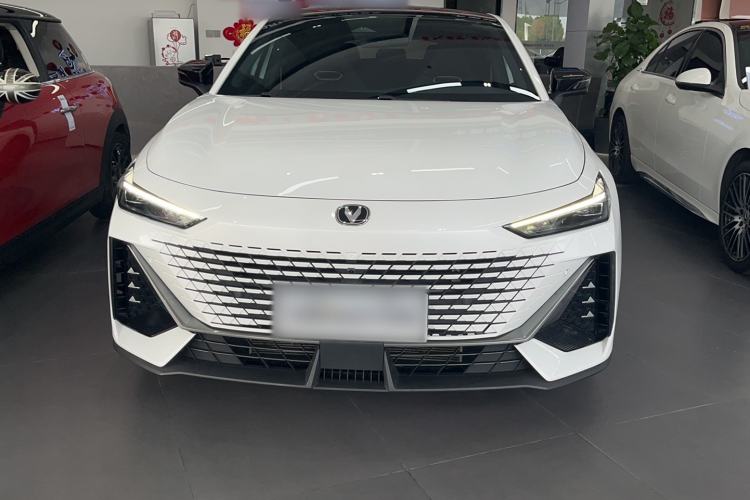 Used CHANGAN UNI-V 2024 1.5T High-Energy Version Exterior 1