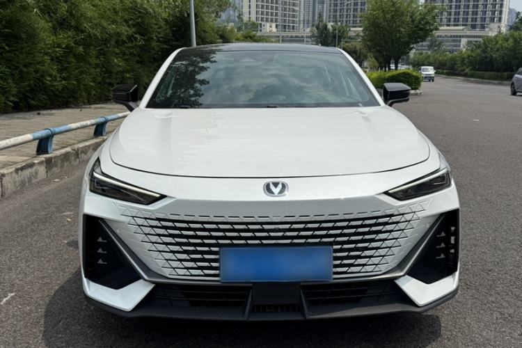 Used CHANGAN UNI-V 2024 1.5T High-Energy Version Exterior 1