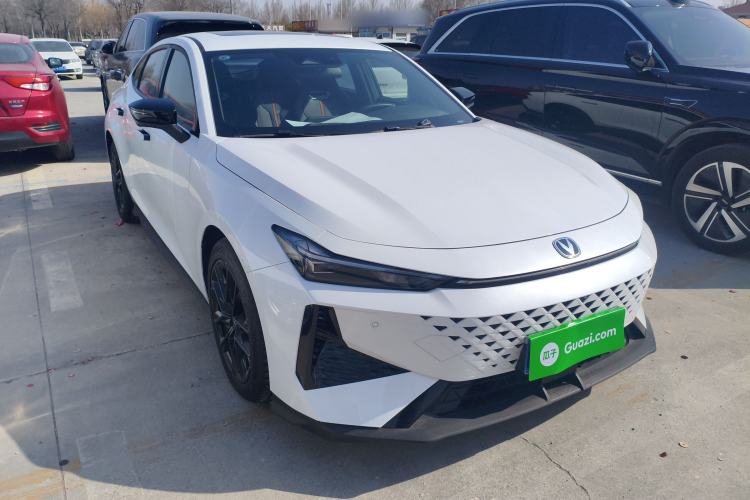 Used CHANGAN UNI-V 2024 1.5T Luxury Edition Exterior 1