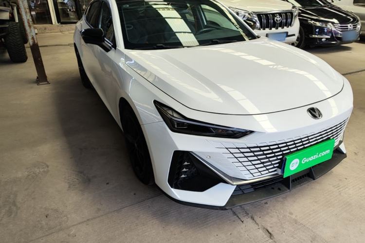Used CHANGAN UNI-V 2024 1.5T High-Energy Version Exterior 1