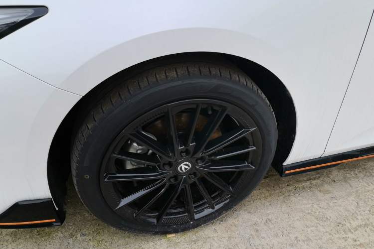Used CHANGAN UNI-V 2024 2.0T High-Performance Version Exterior 1
