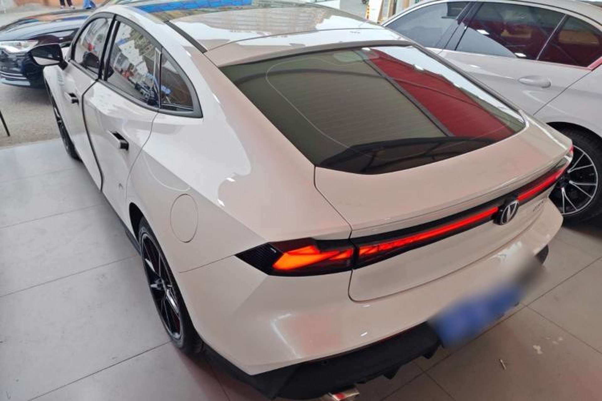 Used CHANGAN UNI-V 2024 1.5T High-Energy Version Exterior 2