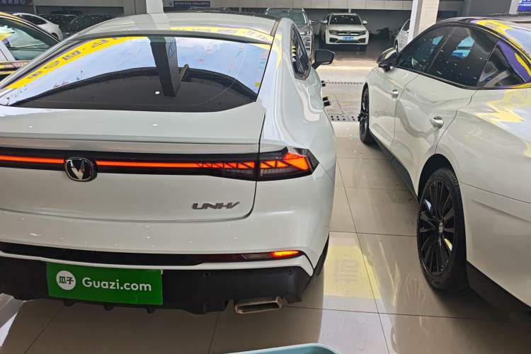 Used CHANGAN UNI-V 2024 1.5T Prestige Edition Exterior 3