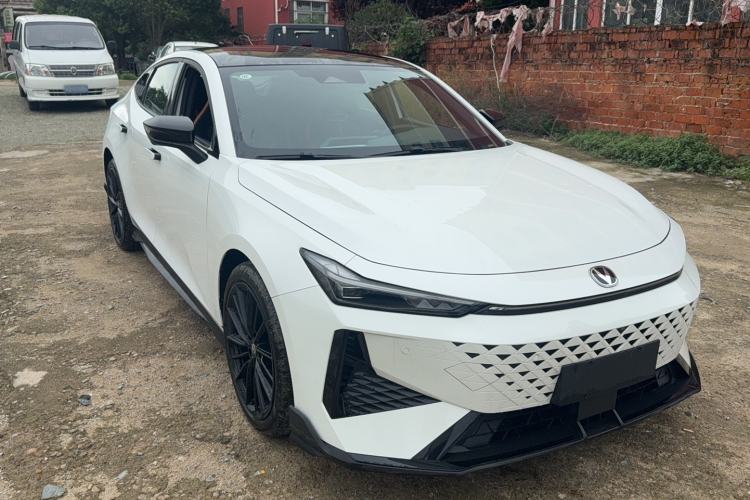 Used CHANGAN UNI-V 2024 1.5T Prestige Sport Edition Exterior 3