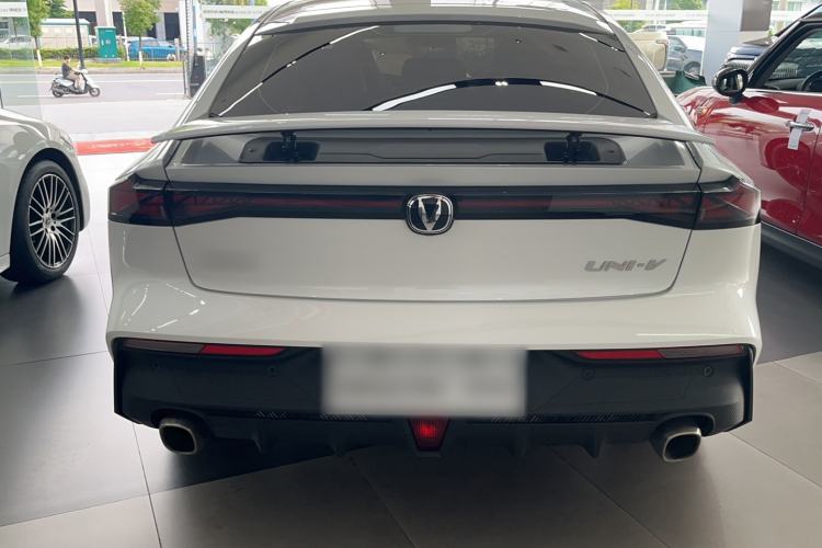 Used CHANGAN UNI-V 2024 1.5T High-Energy Version Exterior 4