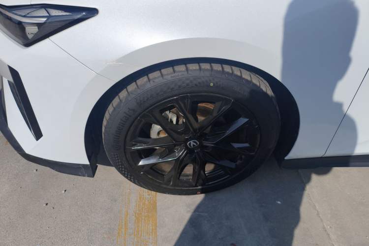 Used CHANGAN UNI-V 2024 1.5T Luxury Edition Exterior 4