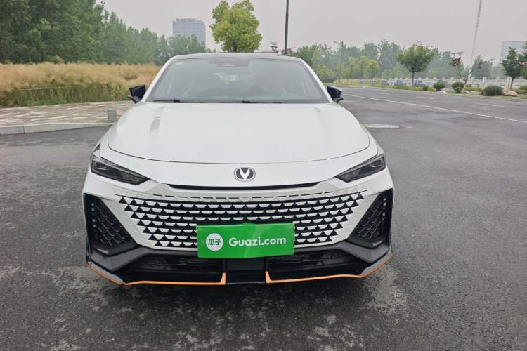 Used CHANGAN UNI-V 2024 2.0T High-Performance Version Exterior 4