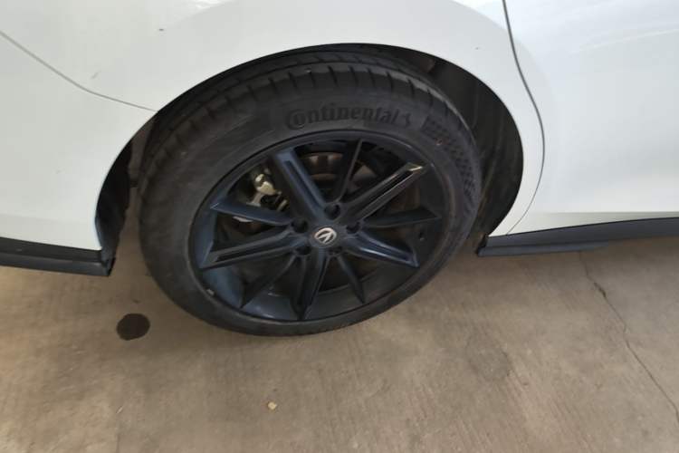 Used CHANGAN UNI-V 2024 1.5T High-Energy Version Exterior 5