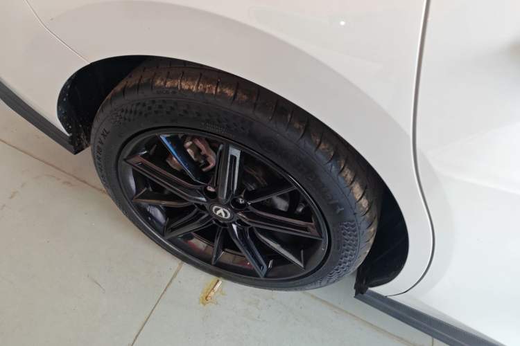 Used CHANGAN UNI-V 2024 1.5T High-Energy Version Exterior 5