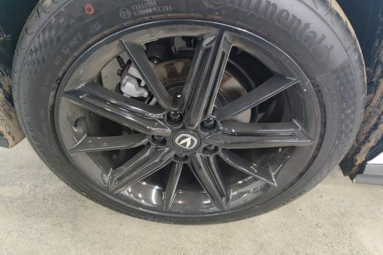 Used CHANGAN UNI-V 2024 1.5T High-Energy Version Exterior 5