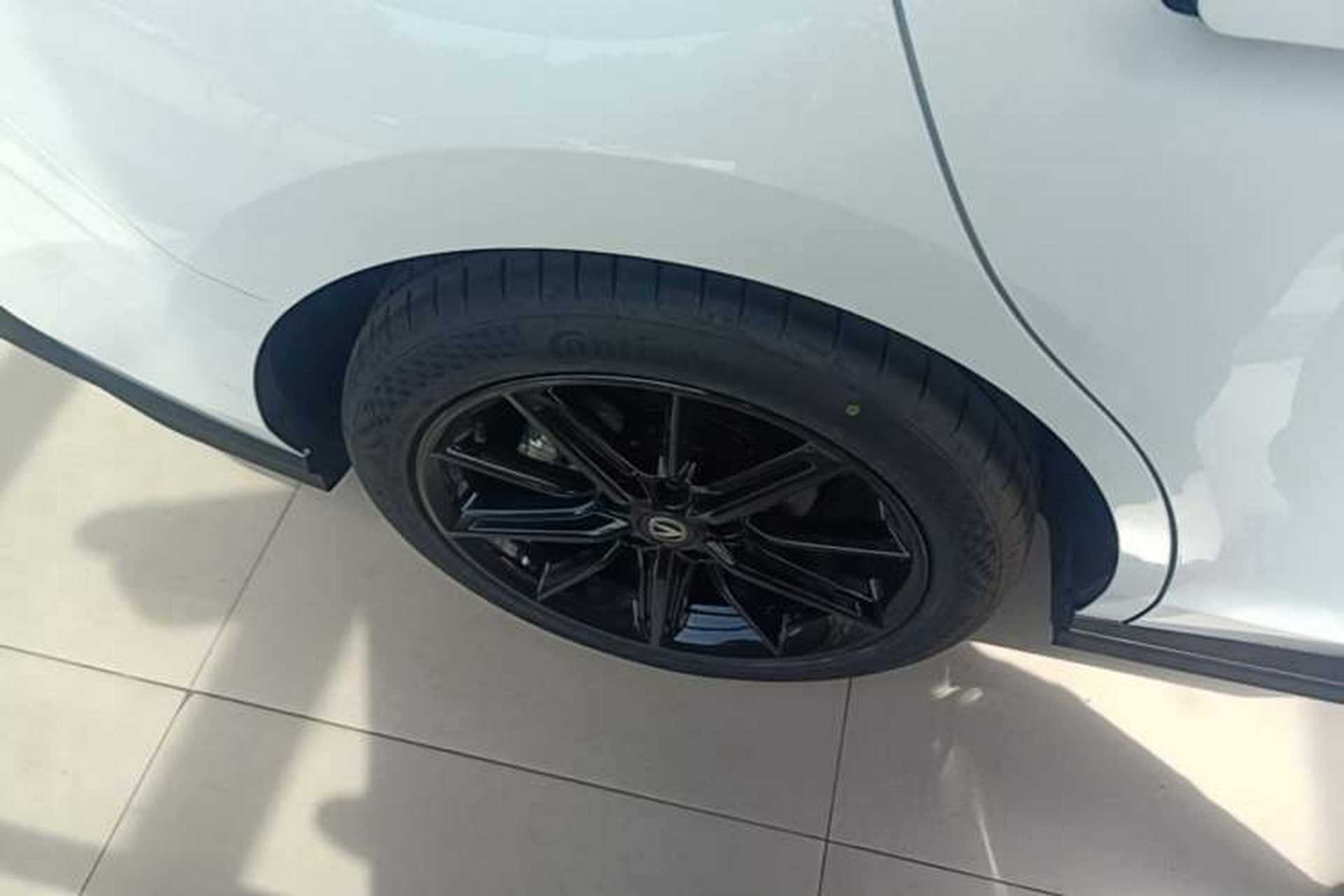 Used CHANGAN UNI-V 2024 1.5T High-Energy Version Exterior 5