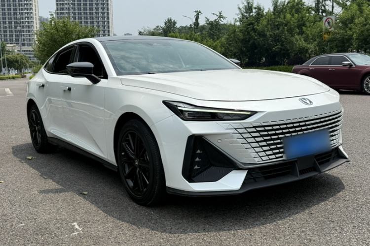 Used CHANGAN UNI-V 2024 1.5T High-Energy Version Exterior 6
