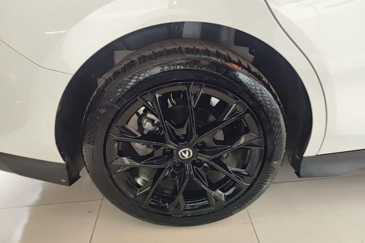 Used CHANGAN UNI-V 2024 1.5T Prestige Edition Exterior 8